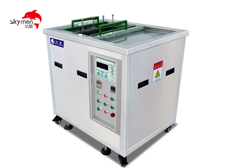 橡膠模具臟了怎么清洗？用電解超聲波橡膠模具清洗機(jī)輕松搞定
